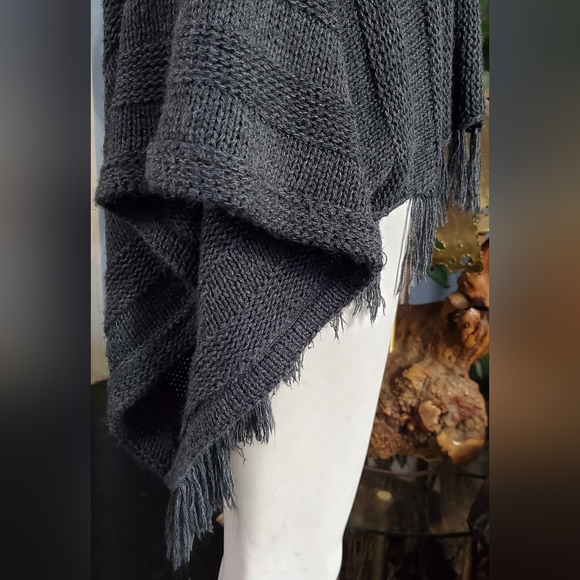 Bisou Bisou Turtleneck Fringe Hem Boho Knit Poncho Sweater One Size Fits Most - Picture 4 of 6